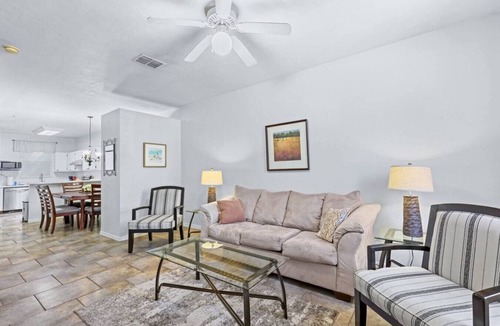 Gainesville Villa | Cheerful 2 BR Townhome: Pool & Central Location!