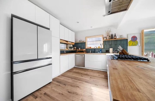 Los Angeles House | Chic 3BR LA Stay + Private Yard