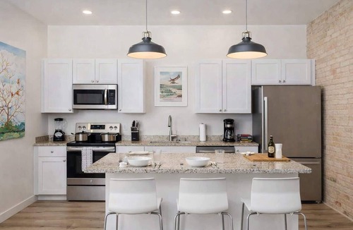 Neenah Apartment | Chic Downtown Apartment w/Vintage Charm & WiFi