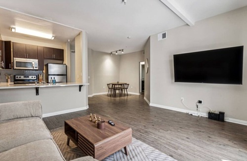 Marina del Rey Apartment | Chic Marina Oasis 5 Star Amenities Central