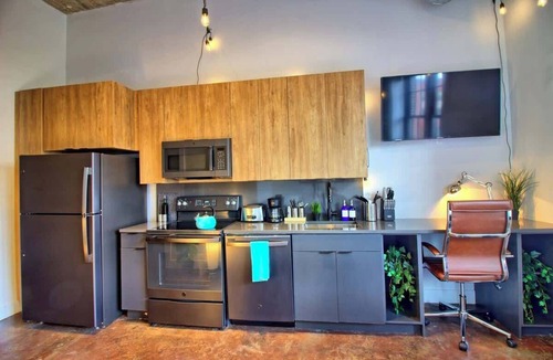 Midtown Hotel | Chic Ultramodern Studio Loft w/Designer Features