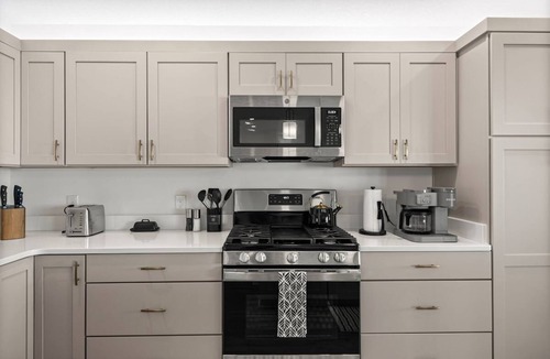 Sumter County House | Chic Villages 3BR | King Suite | Patio & Golf Cart