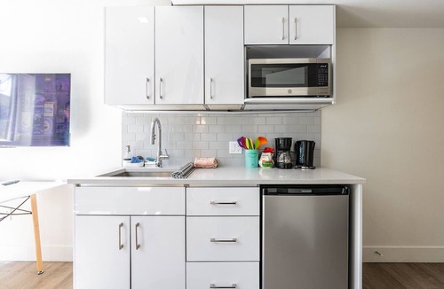 Yesler Terrace Hotel | Cityscape KING BED on Broadway Modern Loft