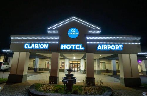 Romulus Hotel | Clarion Hotel Detroit Metro Airport
