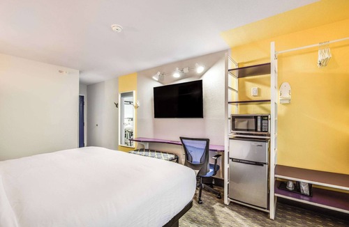 Tallahassee Hotel | Clarion Pointe Tallahassee-State Capitol