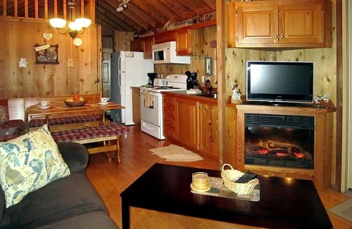 Inverness Cabin | Classic Cabin with Furnished Deck in Inverness, Florida