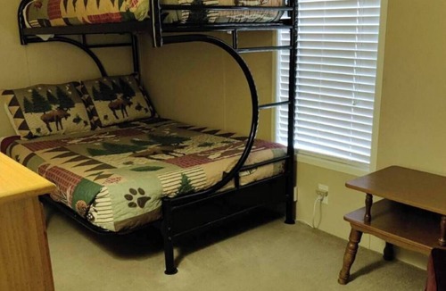 Elizabeth Resort | Classy 3 Bed home w/pool access - Moose Cabin