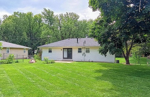Buchanan County House | Clean 2 Bedroom House w/Office Near Mosaic and Mo West University