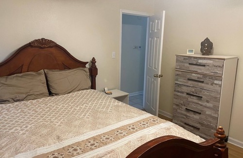 Kenner - Louis Armstrong International Airport House | Clean 2BR House w/Arcade machine close to Airport!