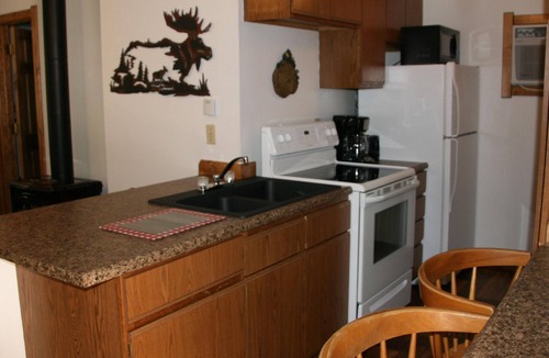 Rapid City Cabin | Clean and Comfortable Cottage Thirty Minutes from Mt Rushmore - In Rapid City On Canyon Lake Thirty Minutes from Mt Rushmore