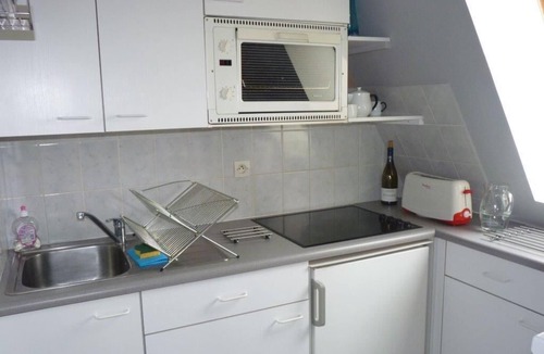 Cabourg Apartment | Clos Mathilde residence, 45 m² 3-room apartment, balcony, private parking,