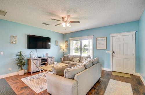 Marineland Acres House | Close to Beaches: Palm Coast Home w/Deck!
