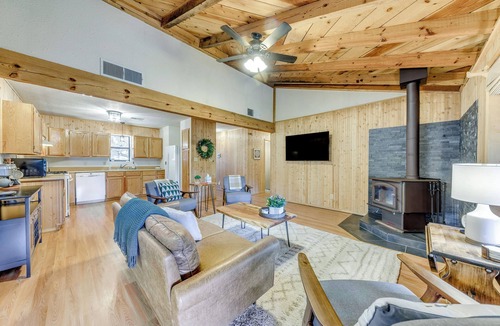 Cloudcroft Cabin | Cloudcroft Mountain Retreat ~ 5 Mi to Skiing!