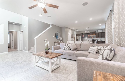 Raisin House | Clovis Gem – 4BR, 3.5 Bath