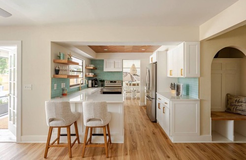Florida Ridge House | Coast Cottage - Charming 3-bedroom house with private heated pool.