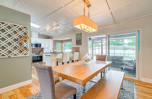Crystal River House | Coastal Group Getaway Near Three Sisters Springs