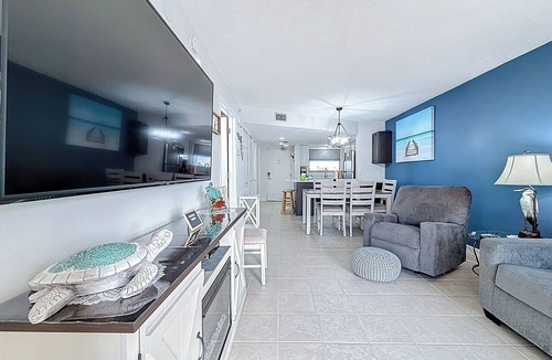 Belle Vista Condo | Coastal Oasis | Beach Access | Pool + Jacuzzi