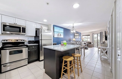 Belle Vista Condo | Coastal Oasis | Beach Access | Pool + Jacuzzi