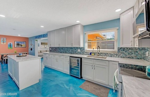 Lantern Park Units House | Coastal Oasis: Spacious 4 bedroom retreat w/pool