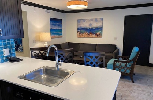 Cocoa Beach Condo | Cocoa Beach Condo-walk to Ron Jon Surf shop