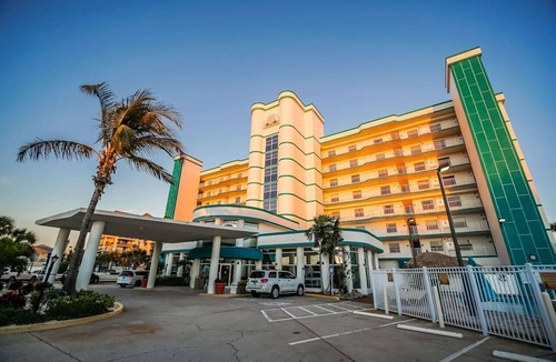 Port Canaveral Condo | Cocoa Beach Direct Oceanfront - Balcony - Pool - Kitchen - Near Pier