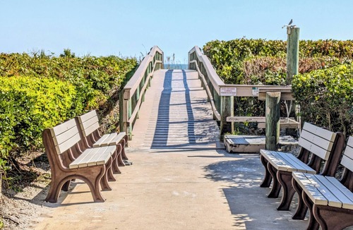 Cocoa Beach Condo | COCOA BEACH ESCAPE IN OCEANFRONT COMPLEX POOL & BEACH ACCESS GROUND FLOOR CONDO