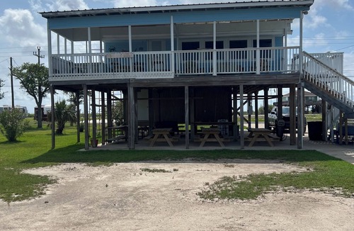 Chauvin Cabin | Cocodrie Get Away