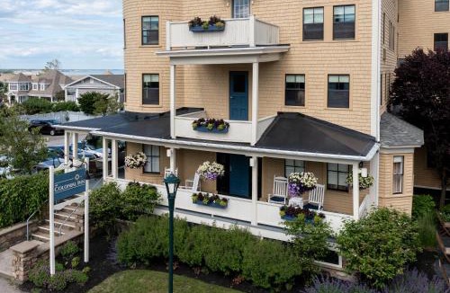 Ogunquit Hotel | Colonial Inn