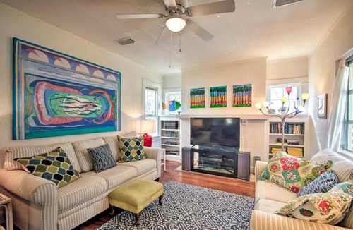 East Hill House | Colorful Pensacola Oasis: 1 Block to Bayview Park!