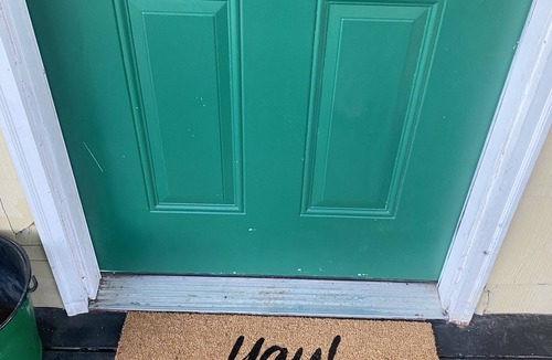 Scotlandville House | Come stay at The Emerald Green Cottage 3-bedroom home in Baton Rouge