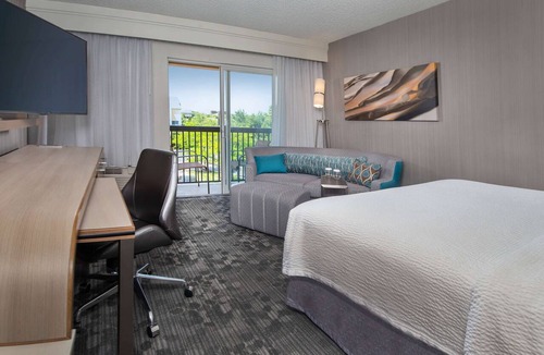 Bethlehem Hotel | Comfort Inn & Suites Bethlehem Lehigh Valley Airport