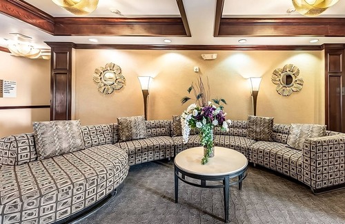 Mineral Wells Hotel | Comfort Meets Affordability at Red Lion Inn & Suites Mineral Wells! Onsite Pool!