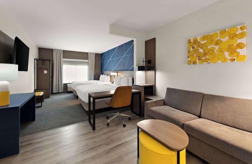 Summit Station Hotel | Comfort Suites Columbus East Broad