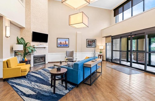 Daphne Hotel | Comfort Suites Daphne - Mobile East Bay