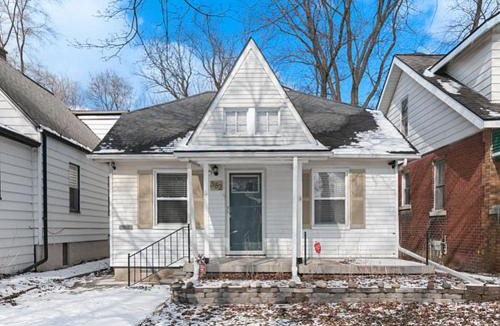 Hazel Park House | Comfortable 2 Bedroom Home in Hazel Park