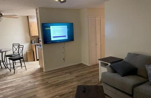 Lawton Apartment | Comfortable downstairs 2 bed next to Fort Sill