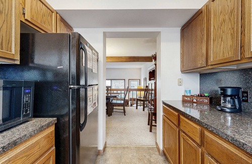 Fall River Estates Condo | Comfortable home with breathtaking mountain views and high-speed WiFi