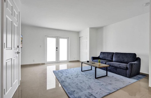 Mango Groves Apartment | Comfortable Large Suite w Pool at Lake Worth