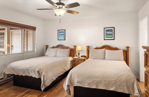 Glencoe Hotel | Comfortable Lodge Room 13 with Extra Amenities (2 doubles, pet-friendly)