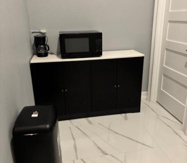 Winter Garden House | Comfortable Private Rooms Near Orlando's Top Attractions