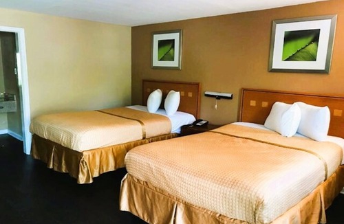 Governor's Walk Hotel | Comfortable Room near Mission San Luis | Pet-Friendly & Free Parking!