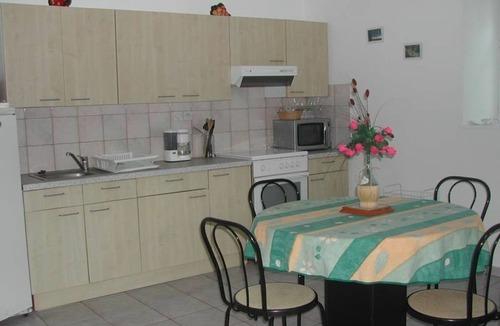 Angoville-sur-Ay Cottage | Comfortable semi-detached house between sea and countryside