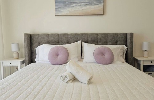 Doral House | Comfortable Studio suites in downtown Doral.