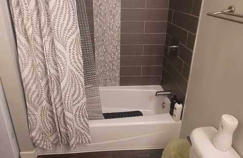 Kokomo Apartment | Comfy Corporate Living