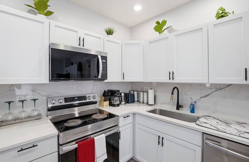 Dayton House | Comfy & Spacious 3 Bed Room Home: Near WSU/UD/WPAFB