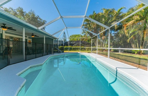 Port Saint Lucie House | Completely renovated! Private 3/2/2 heated pool home in Port St Lucie FL!