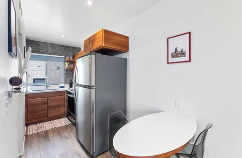 Roosevelt House | Contemporary Studio in DTPH with Pool