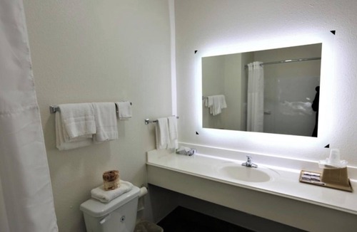 Cuero Hotel | Convenient Room for Exploring Downtown, w/Onsite Pool & Free Parking