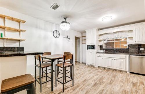 Edinburg House | Convenient, Spacious & Peaceful: Home in Edinburg!