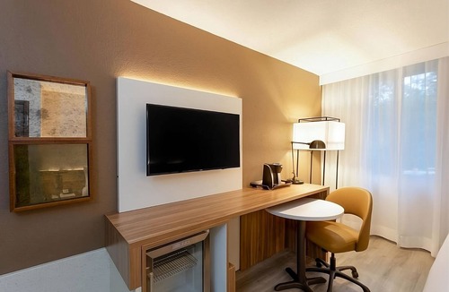 Tallahassee House | Convenient Stay in Florida! Free Parking! Near Edward Ball Wakulla Springs State